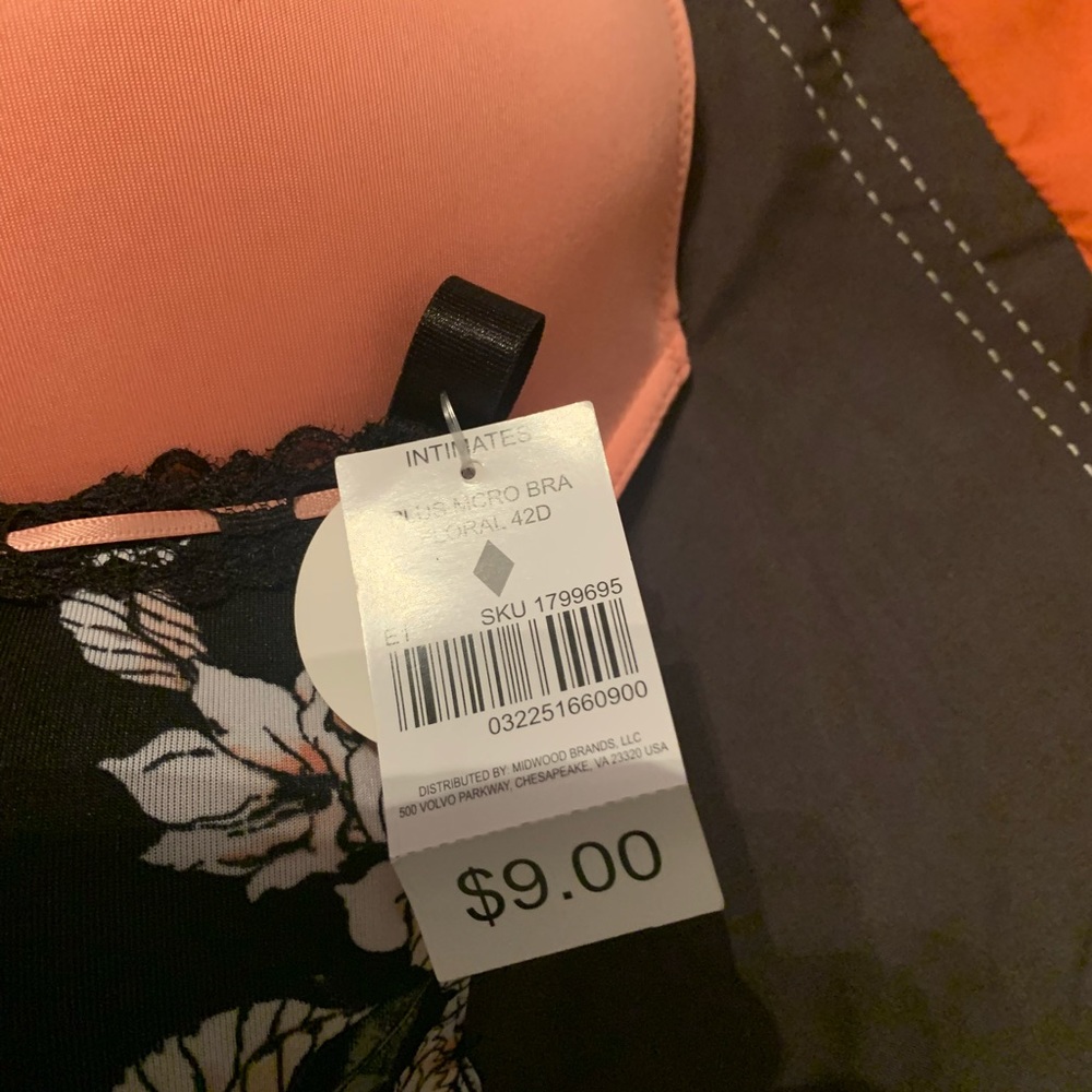 42 D BOGO Bras Family Dollar NWT coral and Blk